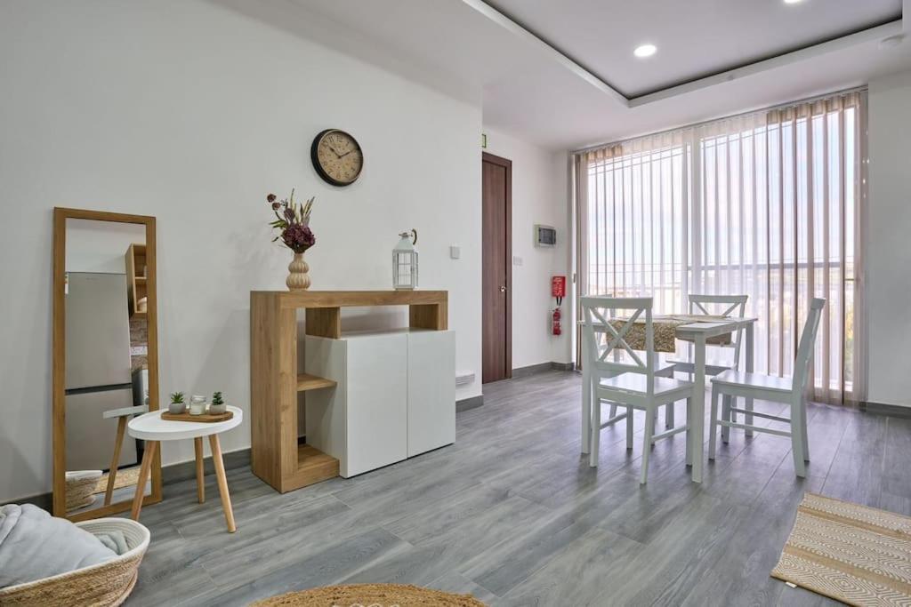 Two Bedroom Apartment In Xemxija, St. Paul'S Bay Exterior photo