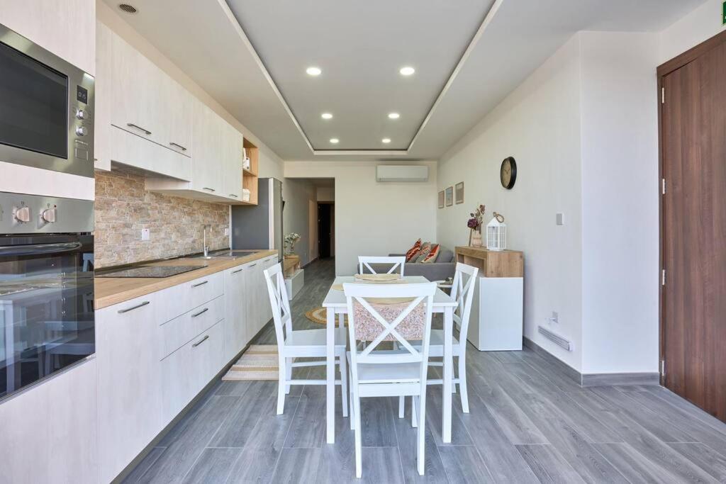 Two Bedroom Apartment In Xemxija, St. Paul'S Bay Exterior photo